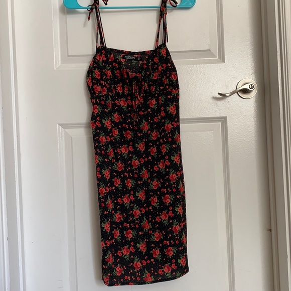 Nasty Gal Dresses & Skirts - NWOT Nasty Gal Floral Dress
